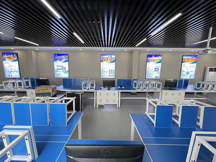 1661766084932596.jpg 2建筑工程項目管理實訓室1.jpg